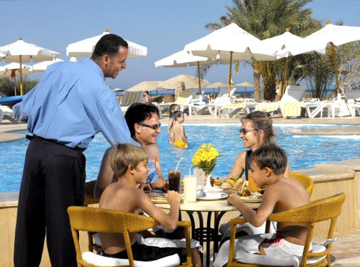 Moevenpick Hotel El Gouna Oasis Pool Restaurant Bar