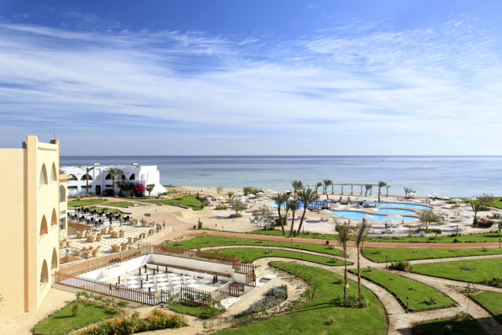 Equinox Beach Resort Mainbuilding Terrace1
