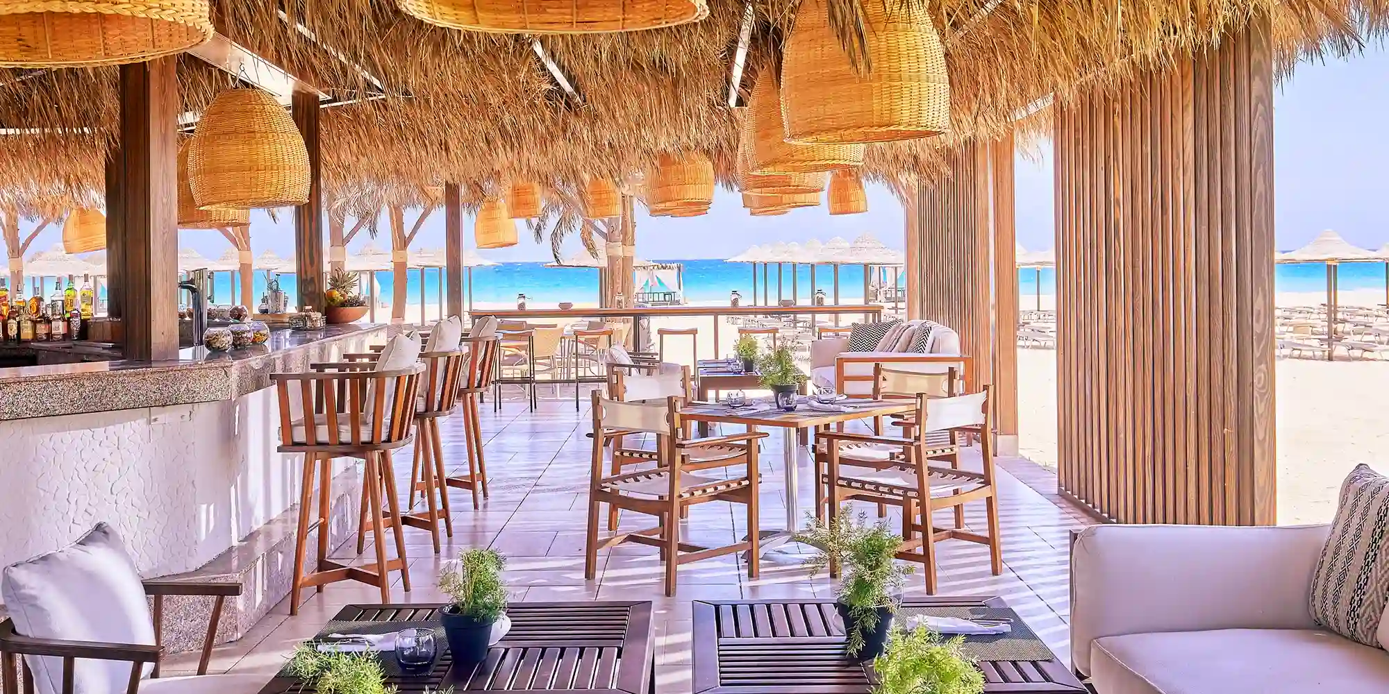 JAZ Elite Crystal Almaza Bay Beach Bar Kopie